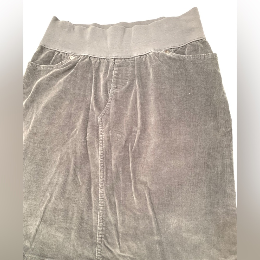 Corduroy Velvet Maternity Skirt - Picture 4 of 6